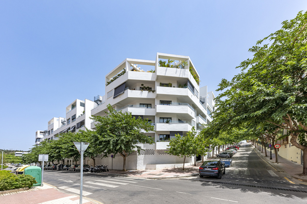 2 Bed Apartment for sale in Estepona Costa Del Sol, Málaga, Spain