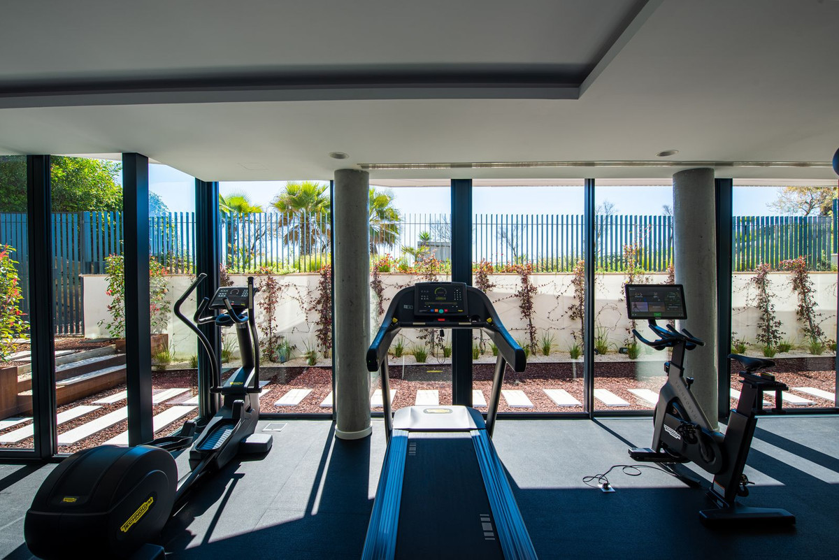 2 Bed Apartment for sale in Estepona Costa Del Sol, Málaga, Spain