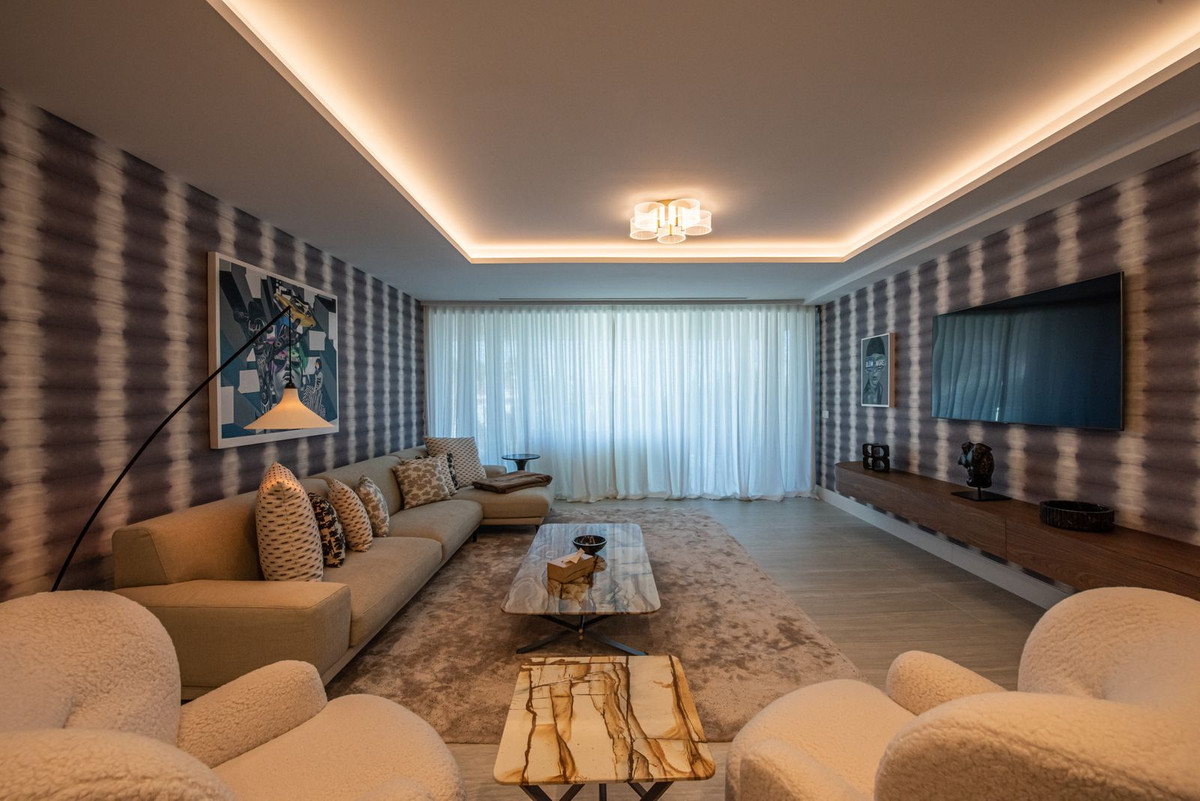 2 Bed Apartment for sale in Estepona Costa Del Sol, Málaga, Spain