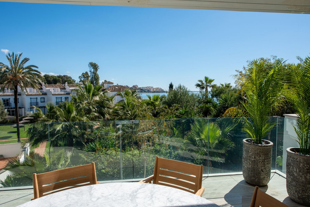 2 Bed Apartment for sale in Estepona Costa Del Sol, Málaga, Spain