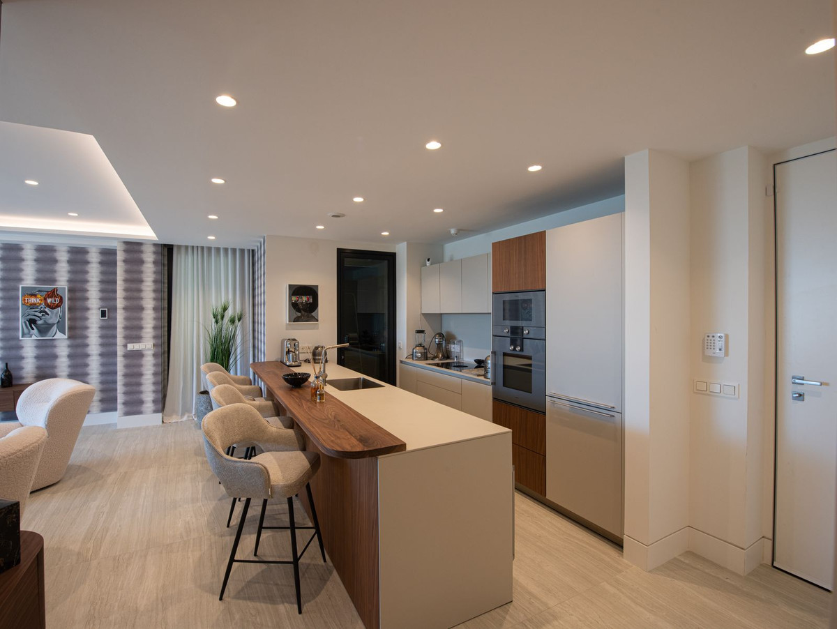 2 Bed Apartment for sale in Estepona Costa Del Sol, Málaga, Spain