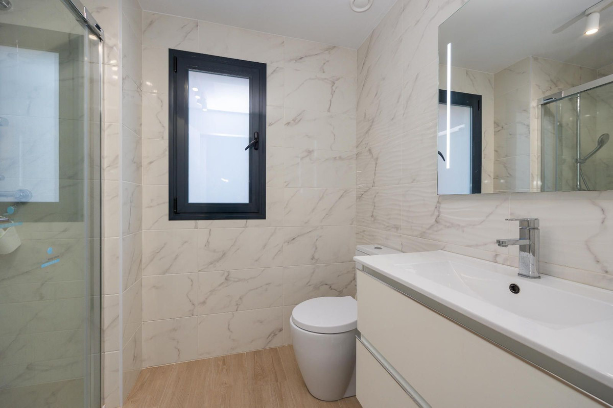 Se vende Apartamento Planta Media de 2 dormitorios en Costa Blanca, Alicante, España