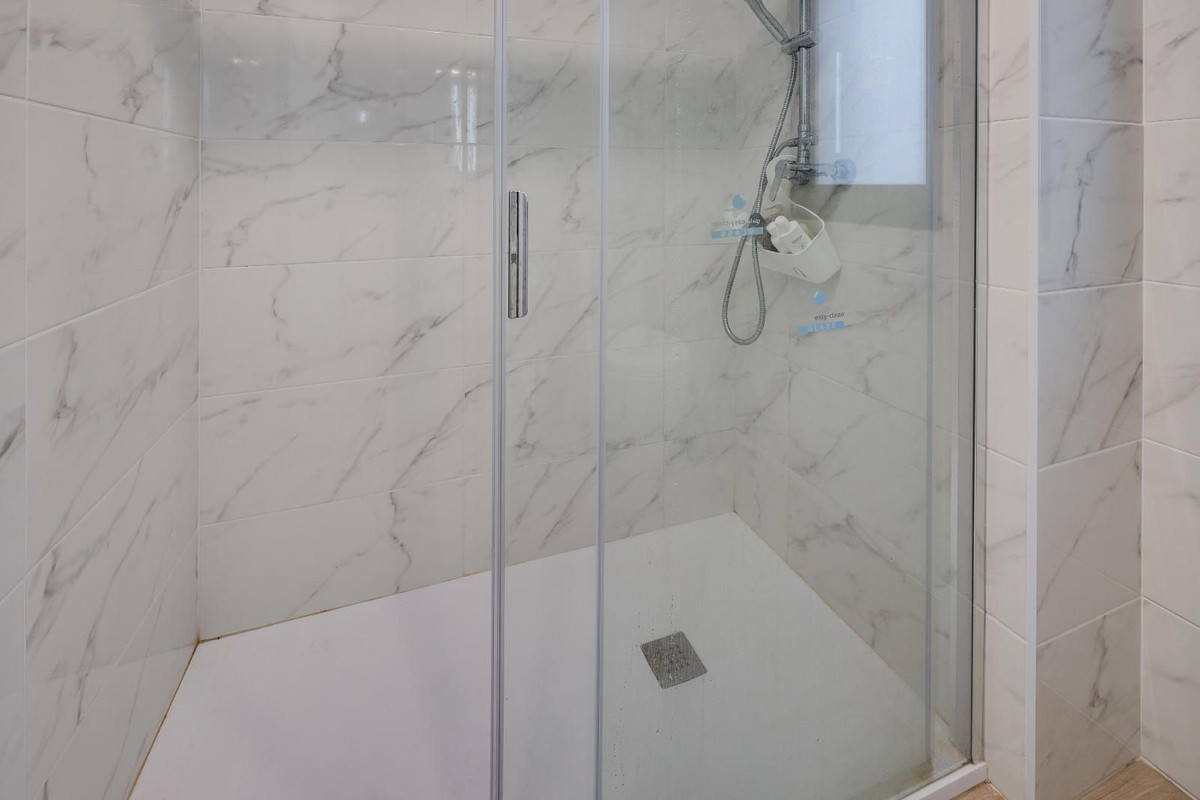 Se vende Apartamento Planta Media de 2 dormitorios en Costa Blanca, Alicante, España