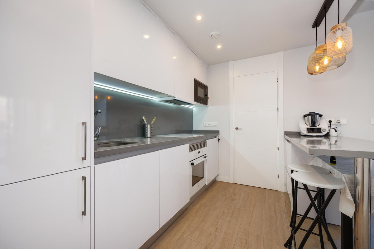 Se vende Apartamento Planta Media de 2 dormitorios en Costa Blanca, Alicante, España