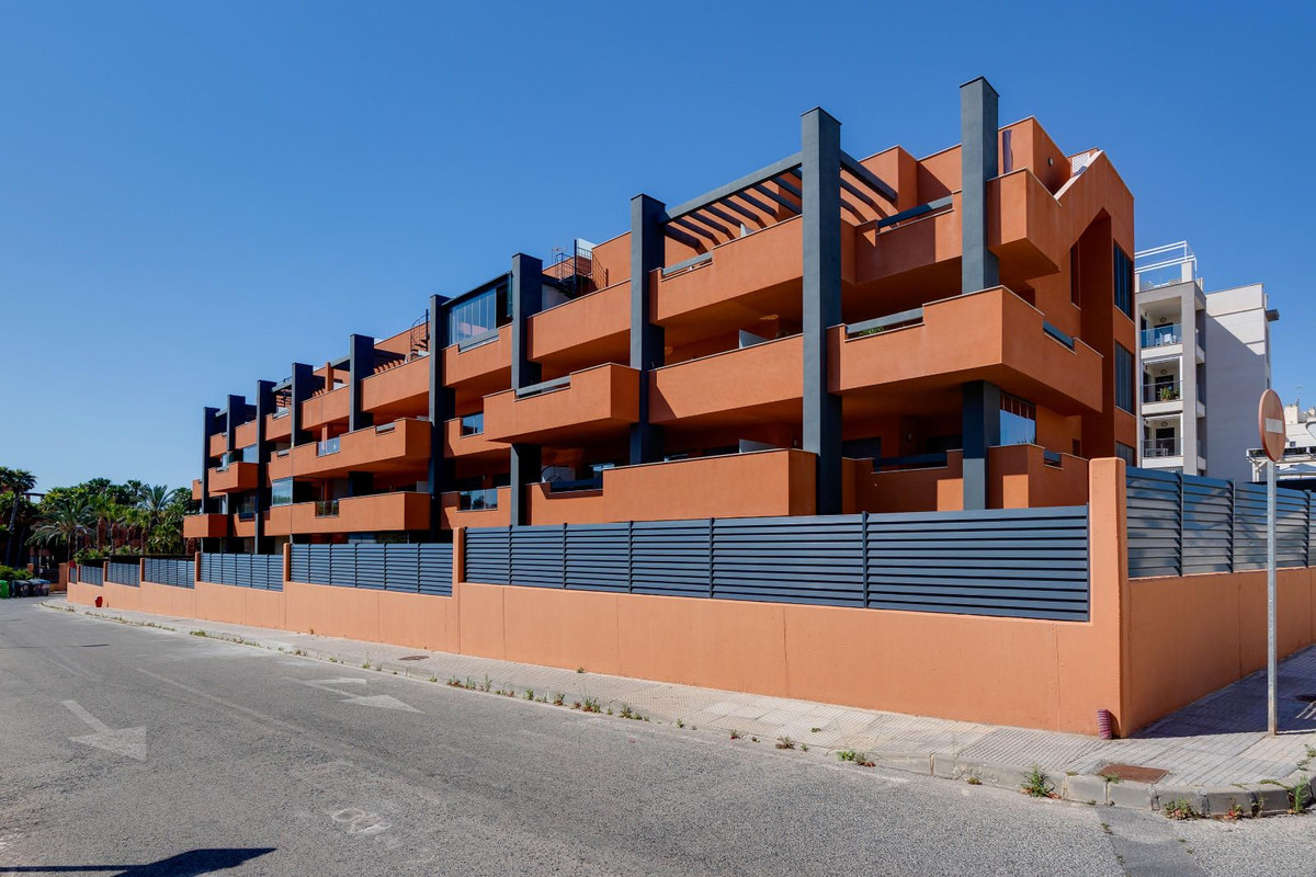 Se vende Apartamento Planta Media de 2 dormitorios en Costa Blanca, Alicante, España