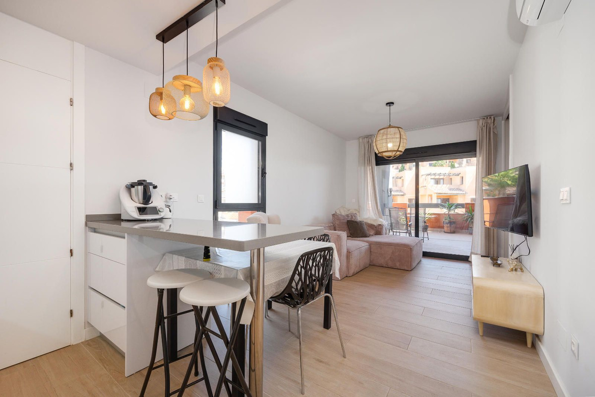 Se vende Apartamento Planta Media de 2 dormitorios en Costa Blanca, Alicante, España