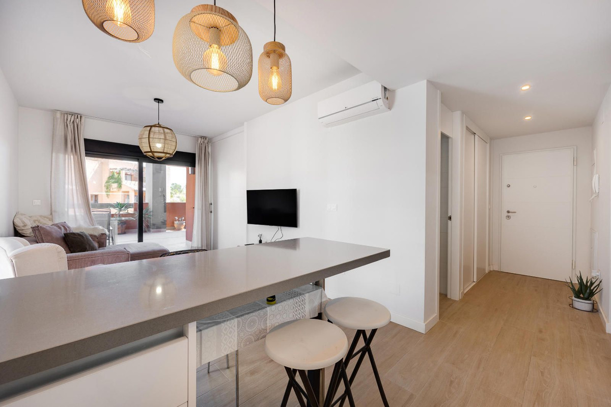 Se vende Apartamento Planta Media de 2 dormitorios en Costa Blanca, Alicante, España