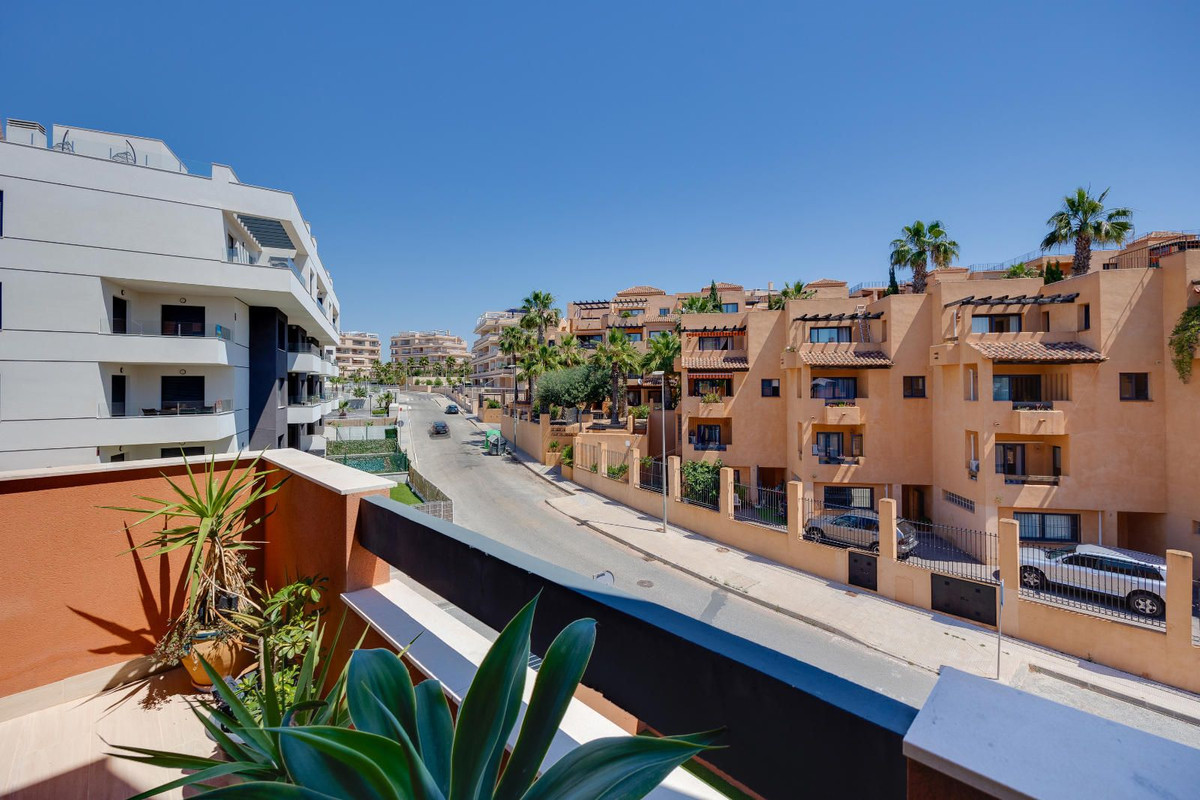 Se vende Apartamento Planta Media de 2 dormitorios en Costa Blanca, Alicante, España