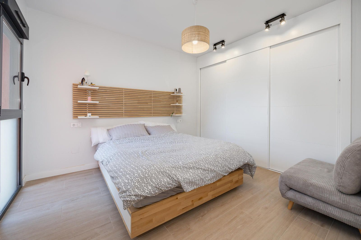 Se vende Apartamento Planta Media de 2 dormitorios en Costa Blanca, Alicante, España