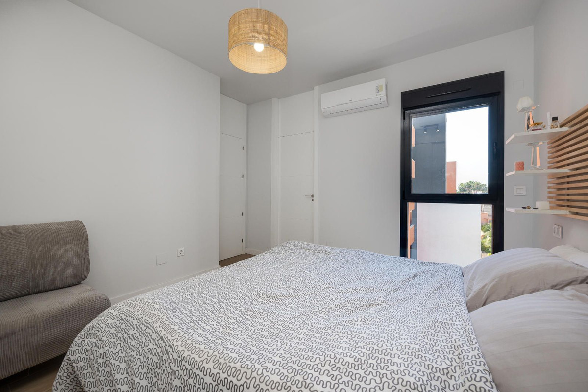 Se vende Apartamento Planta Media de 2 dormitorios en Costa Blanca, Alicante, España
