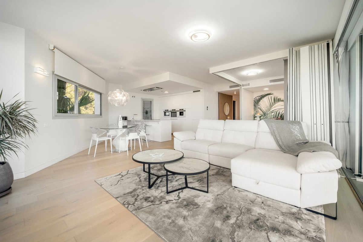 Se vende Apartamento Planta Media de 2 dormitorios en Costa Del Sol, Málaga, España