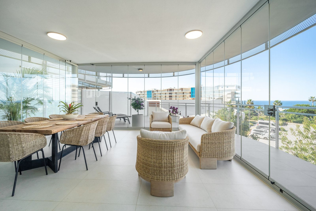 Se vende Apartamento Planta Media de 2 dormitorios en Costa Del Sol, Málaga, España