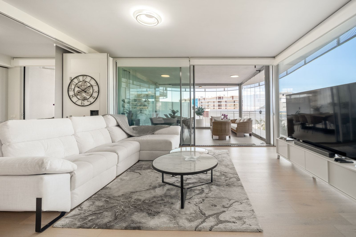Se vende Apartamento Planta Media de 2 dormitorios en Costa Del Sol, Málaga, España
