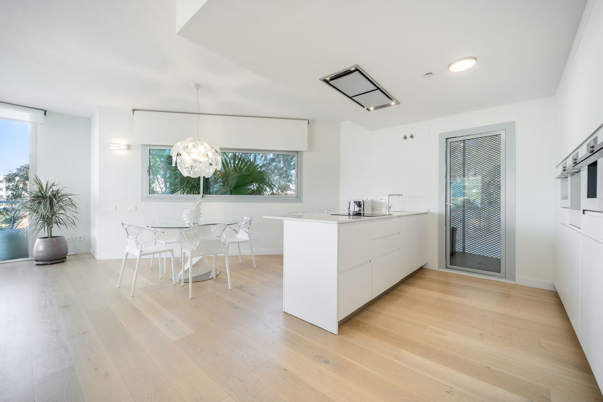 Se vende Apartamento Planta Media de 2 dormitorios en Costa Del Sol, Málaga, España
