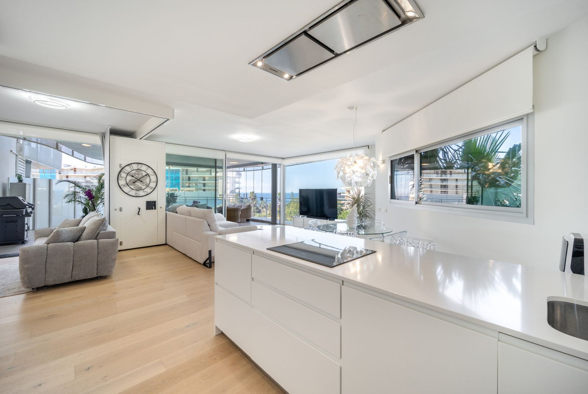 Se vende Apartamento Planta Media de 2 dormitorios en Costa Del Sol, Málaga, España
