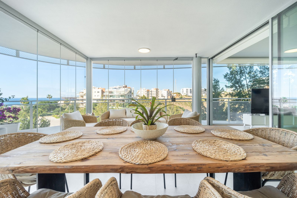 Se vende Apartamento Planta Media de 2 dormitorios en Costa Del Sol, Málaga, España