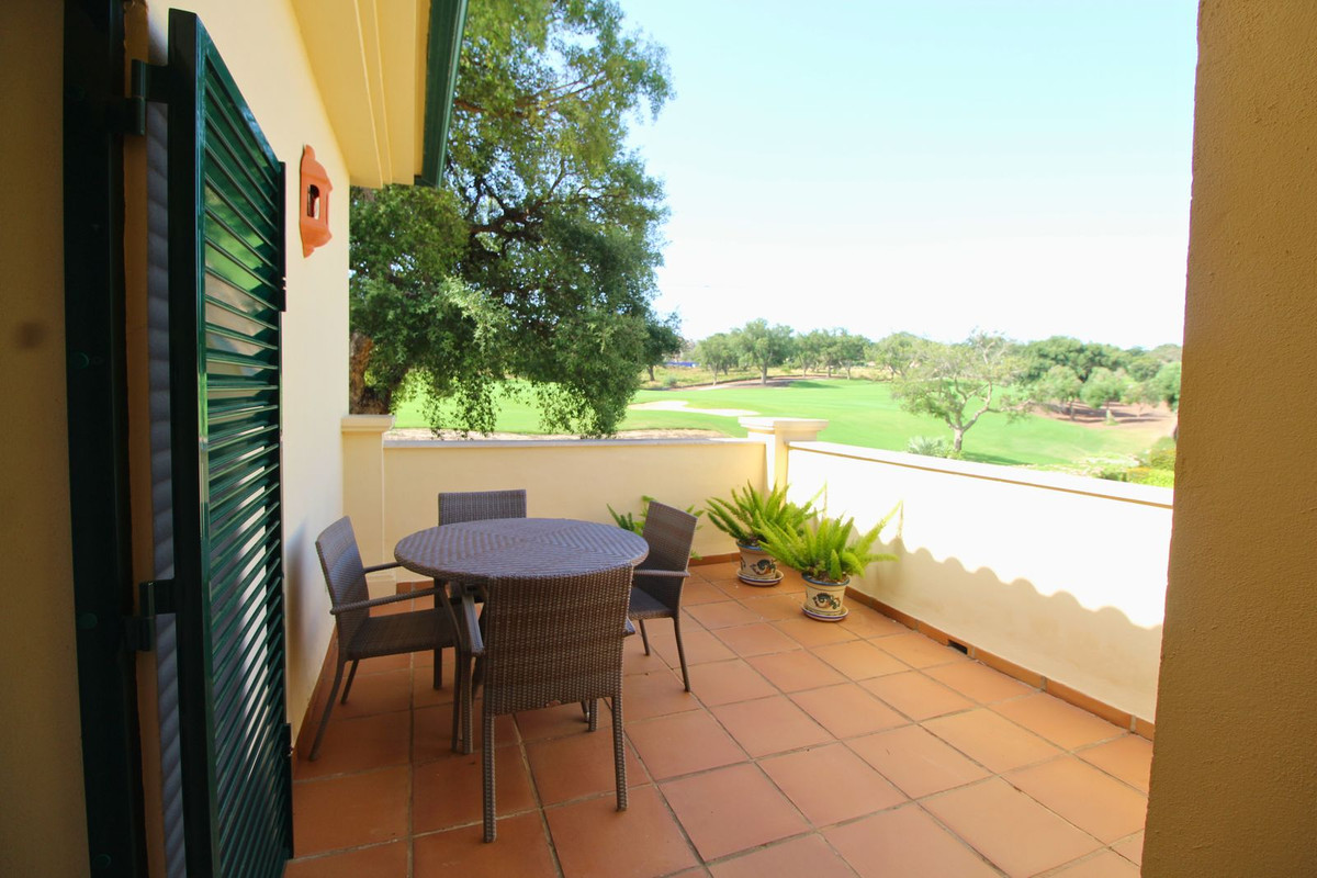 Se vende Apartamento Planta Media de 2 dormitorios en Costa Del Sol, Cadiz, España