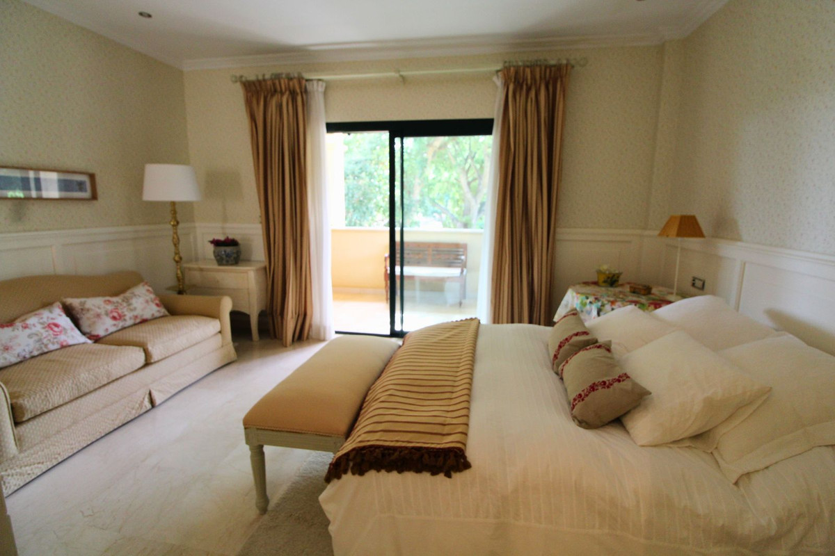 Se vende Apartamento Planta Media de 2 dormitorios en Costa Del Sol, Cadiz, España