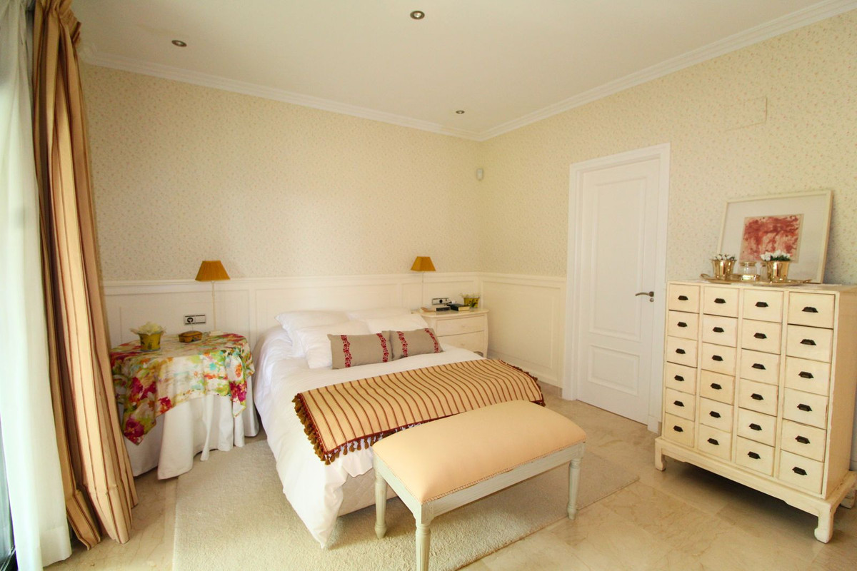 Se vende Apartamento Planta Media de 2 dormitorios en Costa Del Sol, Cadiz, España
