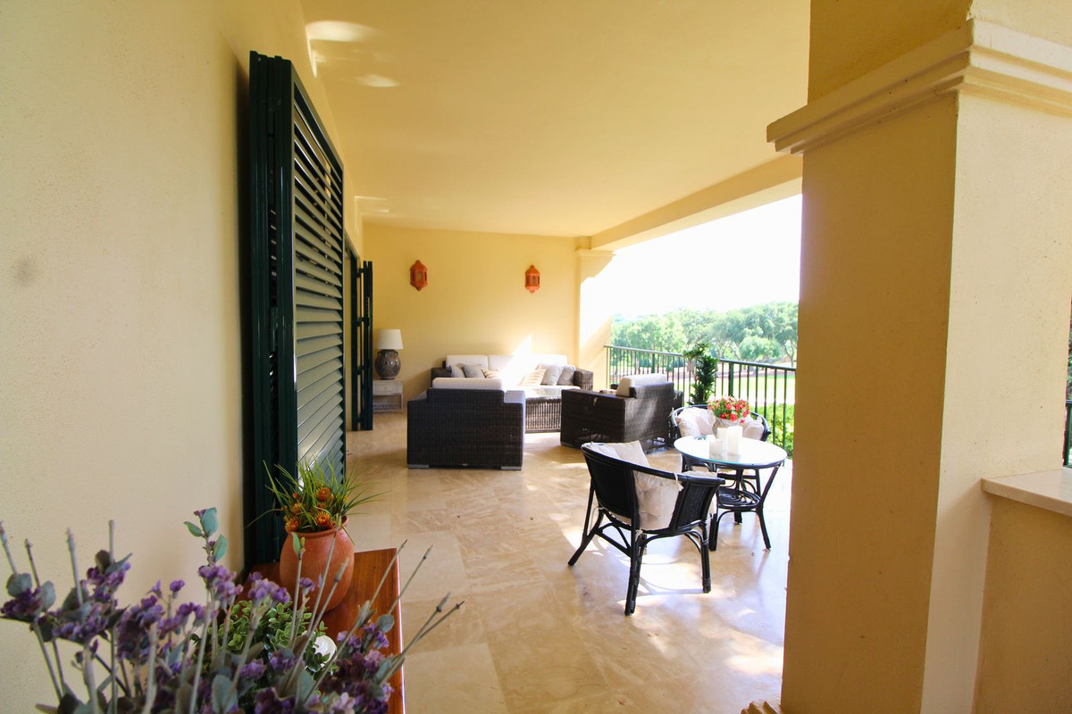 Se vende Apartamento Planta Media de 2 dormitorios en Costa Del Sol, Cadiz, España