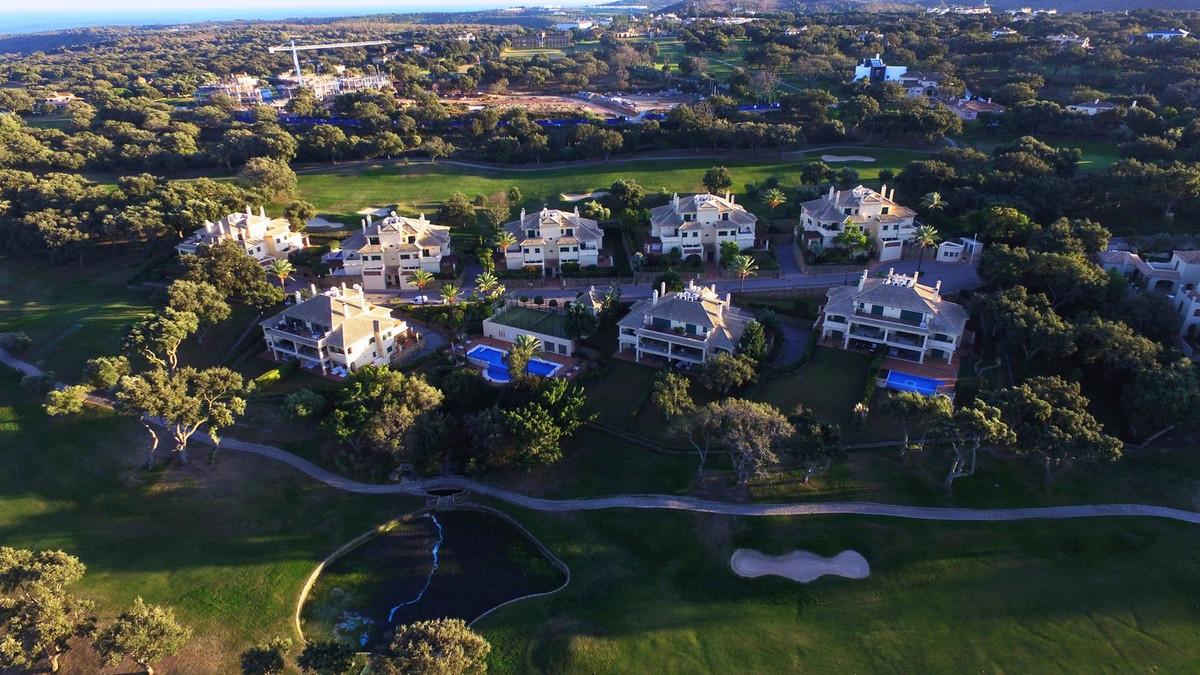 Se vende Apartamento Planta Media de 2 dormitorios en Costa Del Sol, Cadiz, España