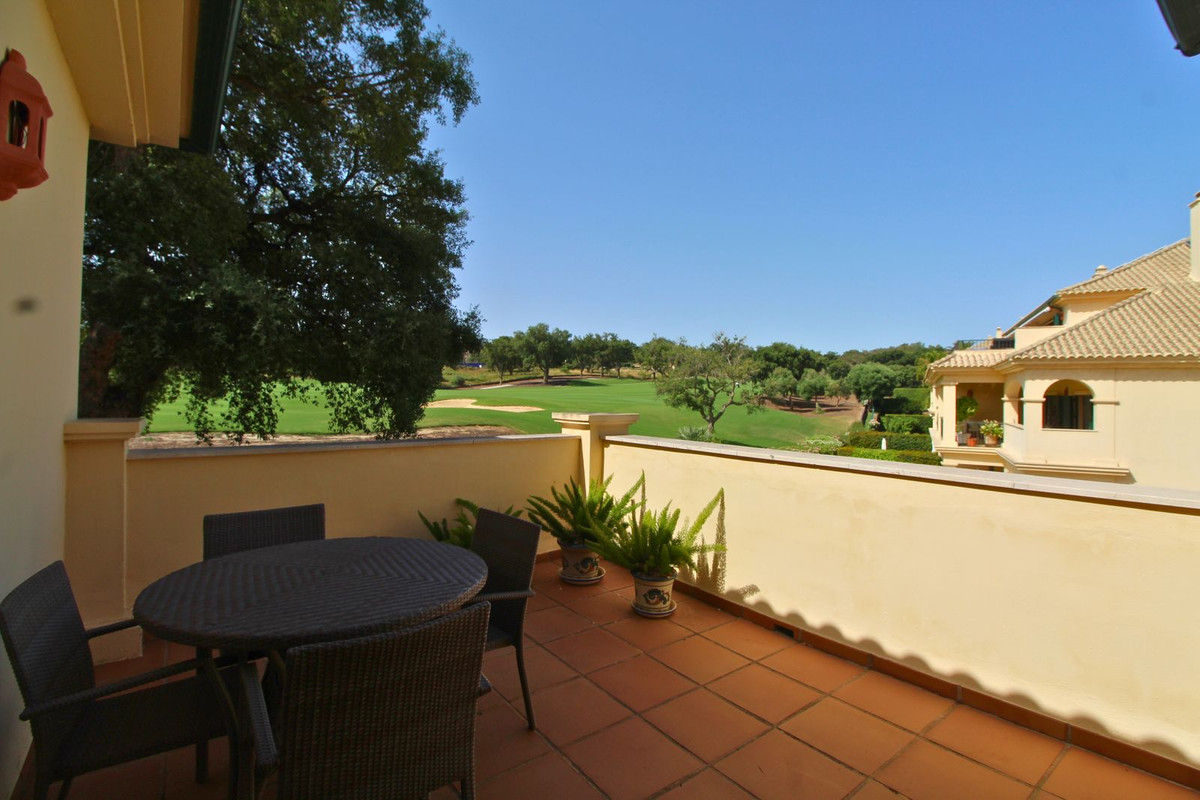 Se vende Apartamento Planta Media de 2 dormitorios en Costa Del Sol, Cadiz, España