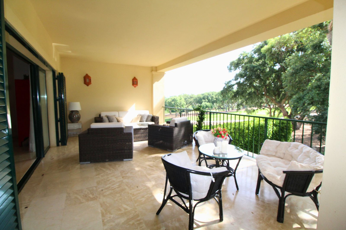 Se vende Apartamento Planta Media de 2 dormitorios en Costa Del Sol, Cadiz, España