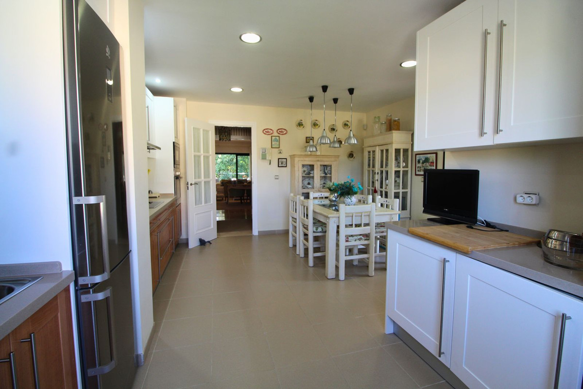 Se vende Apartamento Planta Media de 2 dormitorios en Costa Del Sol, Cadiz, España