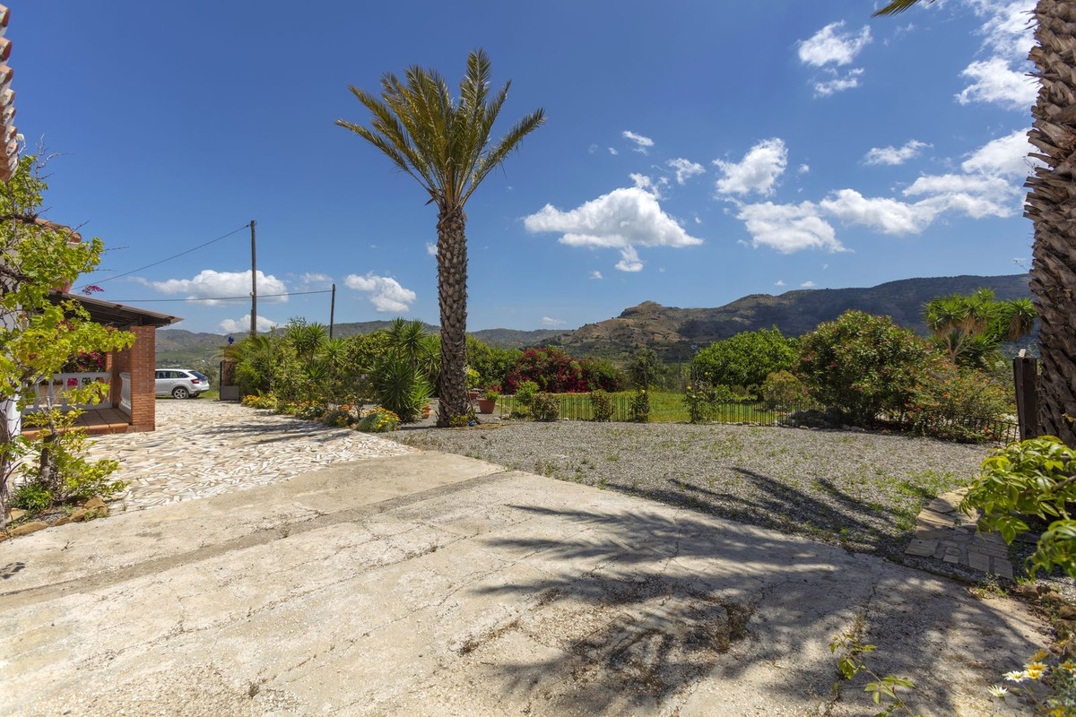 4 Bed Townhouse for sale in Pizarra Costa Del Sol, Málaga, Spain