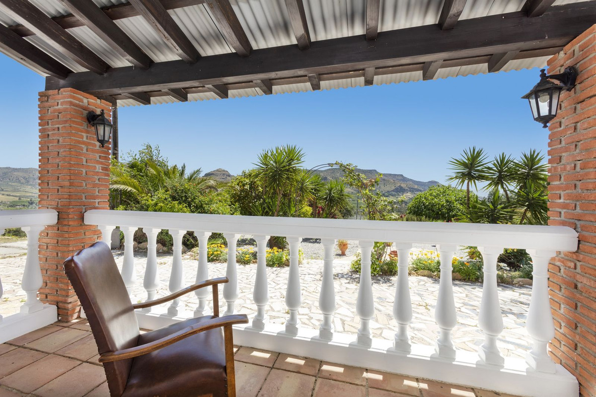 4 Bed Townhouse for sale in Pizarra Costa Del Sol, Málaga, Spain