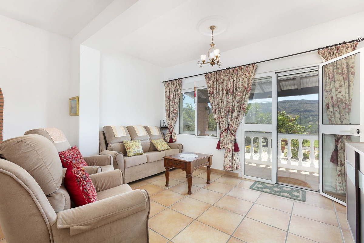 4 Bed Townhouse for sale in Pizarra Costa Del Sol, Málaga, Spain