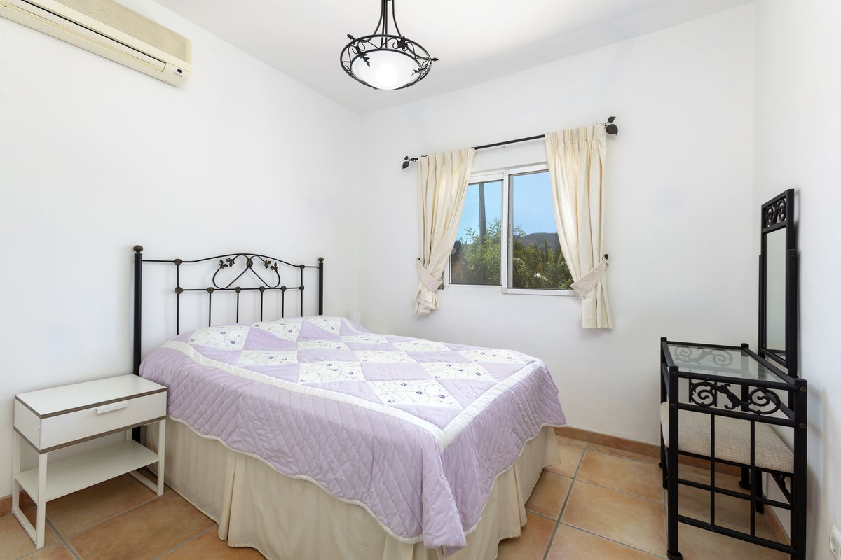 4 Bed Townhouse for sale in Pizarra Costa Del Sol, Málaga, Spain
