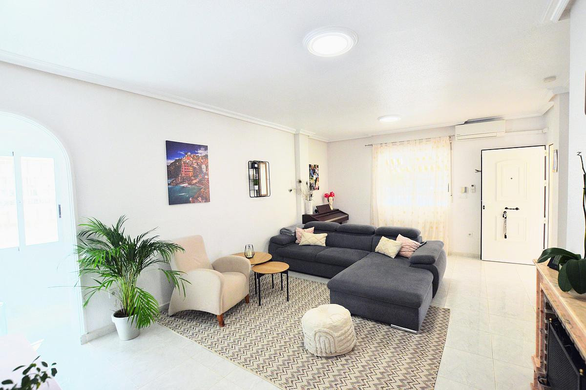 Se vende Villa - Chalet de 3 dormitorios en Costa Blanca, Alicante, España