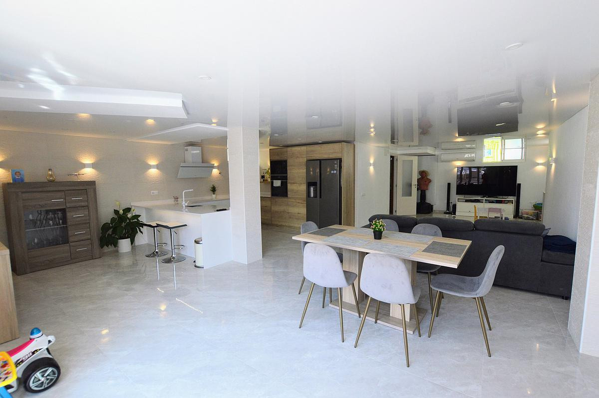 Se vende Villa - Chalet de 3 dormitorios en Costa Blanca, Alicante, España