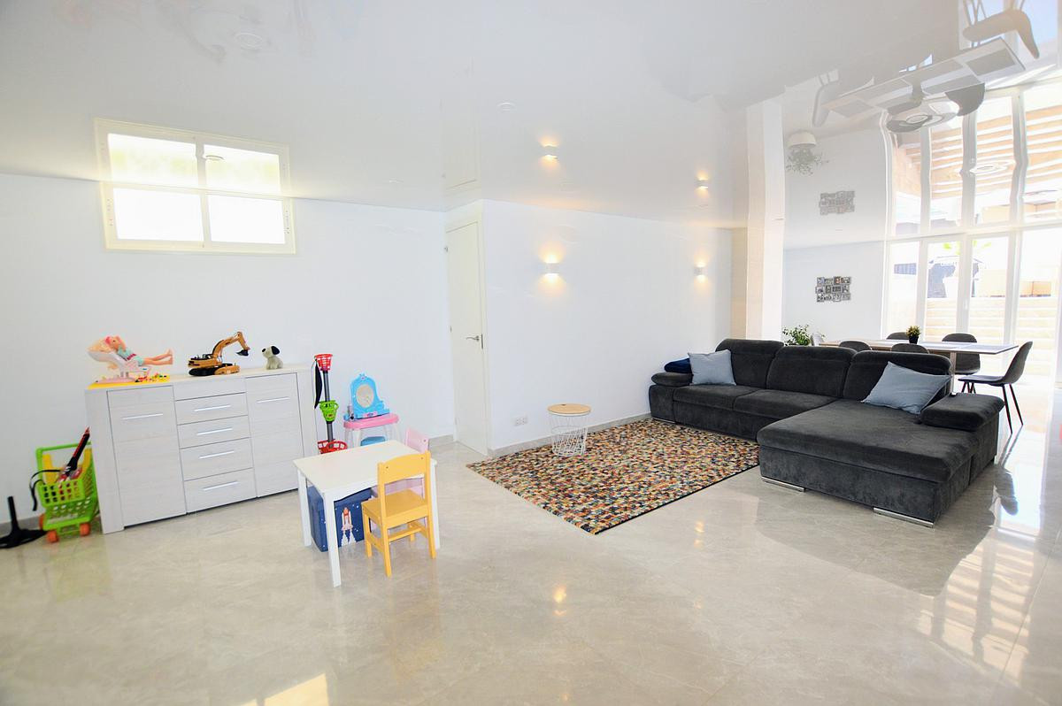 Se vende Villa - Chalet de 3 dormitorios en Costa Blanca, Alicante, España