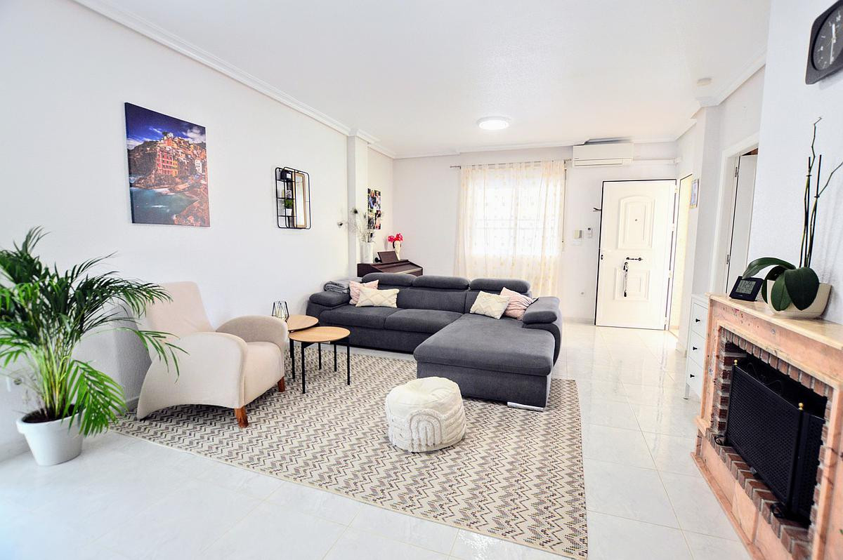 Se vende Villa - Chalet de 3 dormitorios en Costa Blanca, Alicante, España