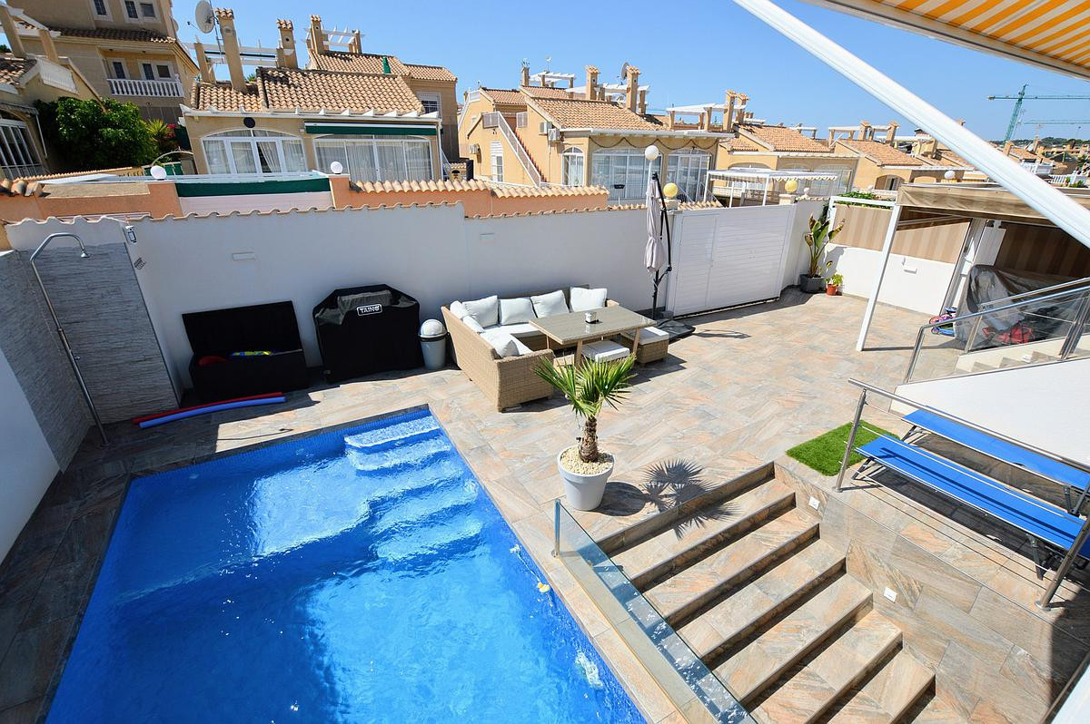 Se vende Villa - Chalet de 3 dormitorios en Costa Blanca, Alicante, España