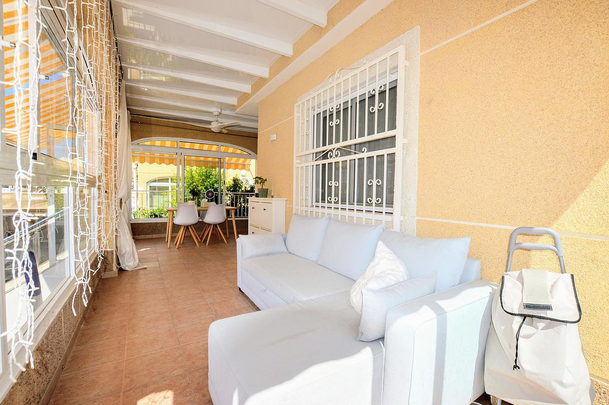 Se vende Villa - Chalet de 3 dormitorios en Costa Blanca, Alicante, España