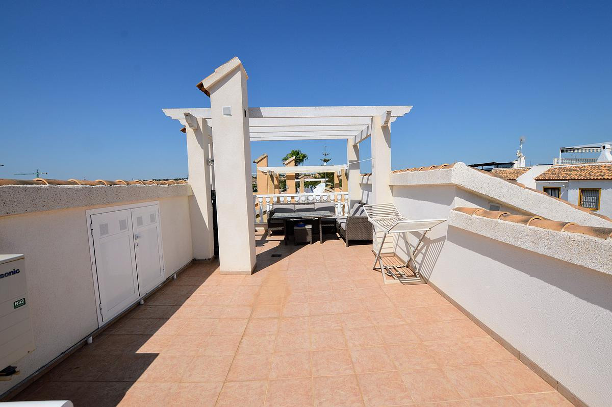 Se vende Villa - Chalet de 3 dormitorios en Costa Blanca, Alicante, España