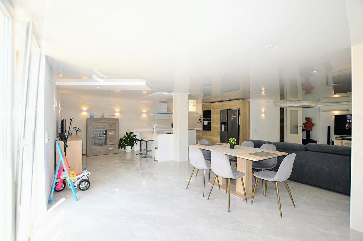 Se vende Villa - Chalet de 3 dormitorios en Costa Blanca, Alicante, España