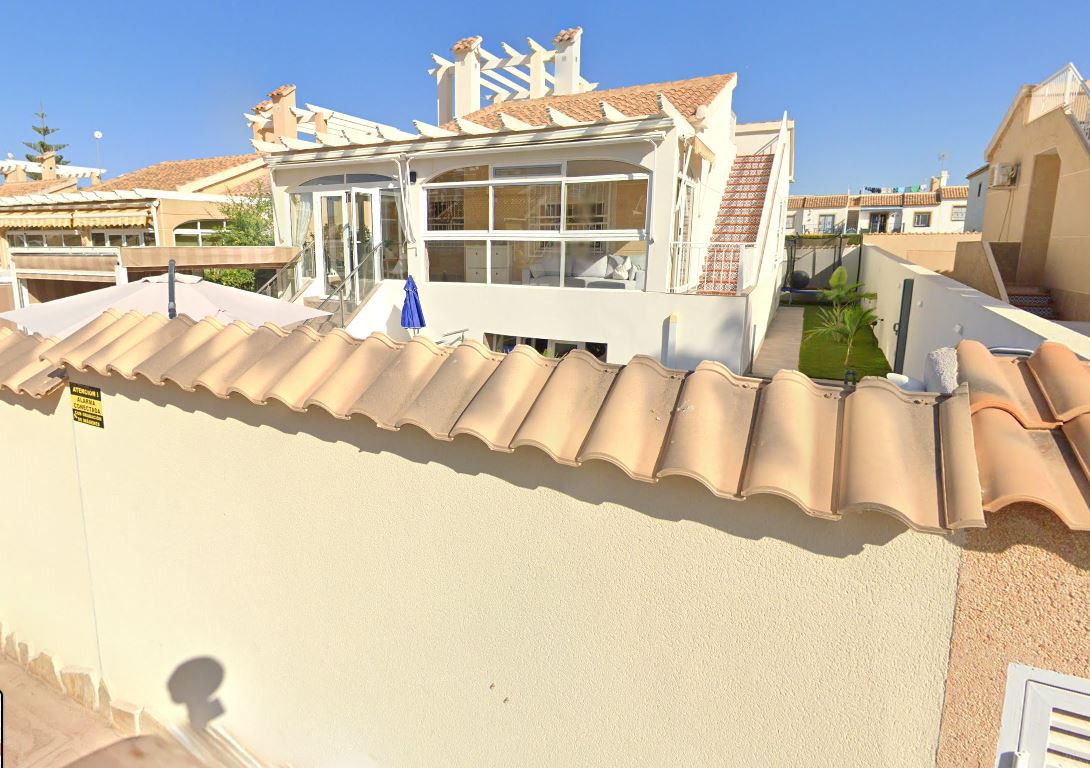 Se vende Villa - Chalet de 3 dormitorios en Costa Blanca, Alicante, España