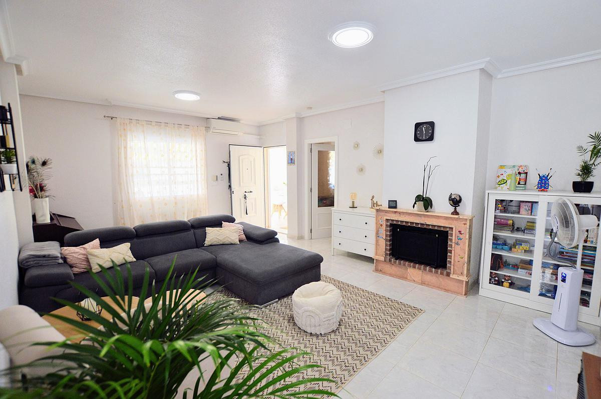 Se vende Villa - Chalet de 3 dormitorios en Costa Blanca, Alicante, España
