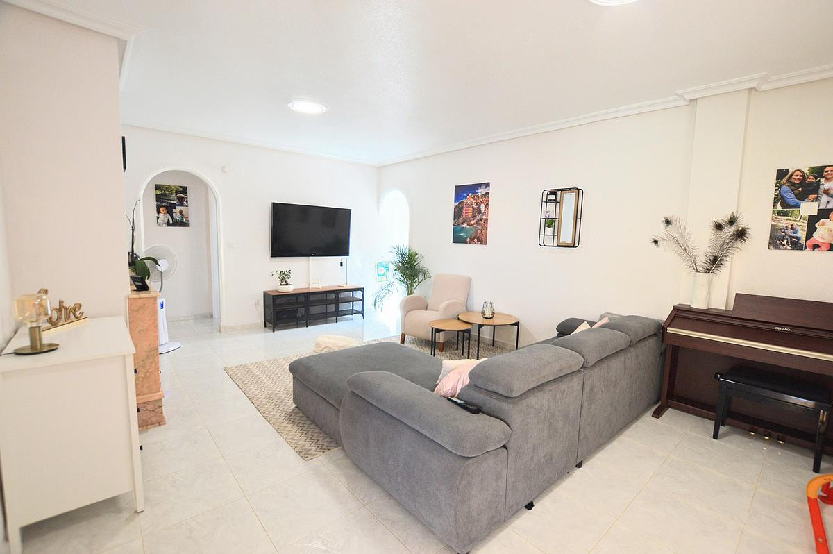 Se vende Villa - Chalet de 3 dormitorios en Costa Blanca, Alicante, España