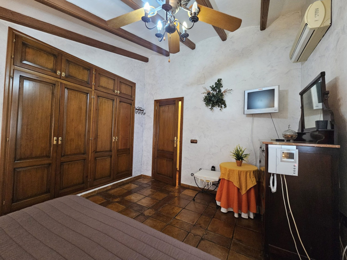 4 Bed Townhouse for sale in Calpe Costa Blanca, Alicante, Spain