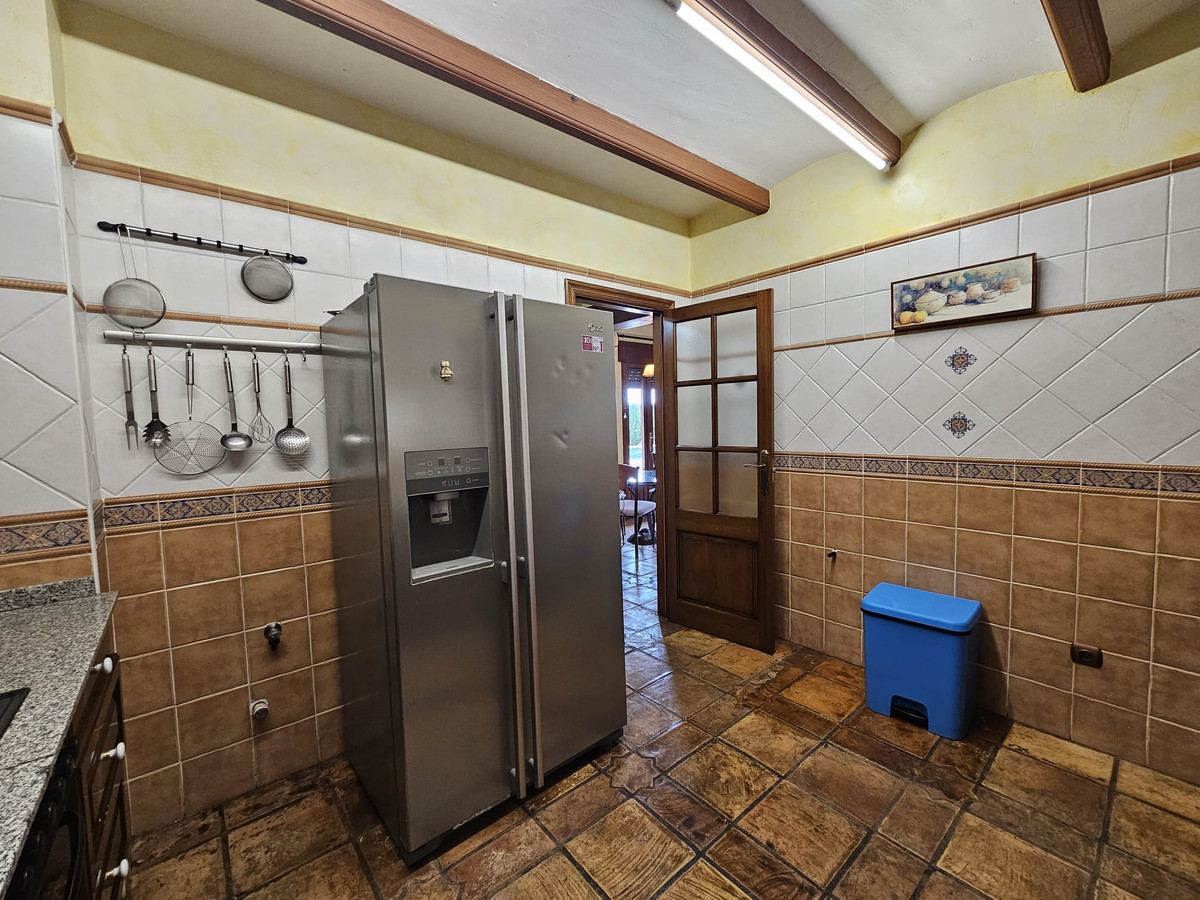 4 Bed Townhouse for sale in Calpe Costa Blanca, Alicante, Spain