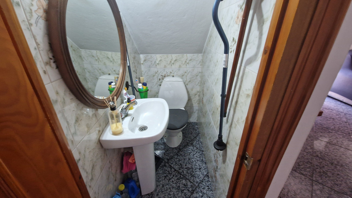 4 Bed Townhouse for sale in Estepona Costa Del Sol, Málaga, Spain