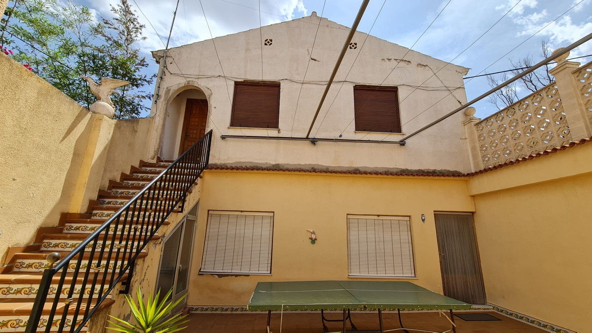 8 Bed Townhouse for sale in Monóvar Costa Blanca, Alicante, Spain