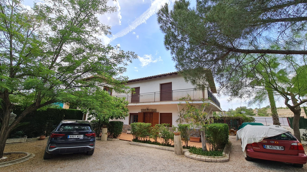 8 Bed Townhouse for sale in Monóvar Costa Blanca, Alicante, Spain