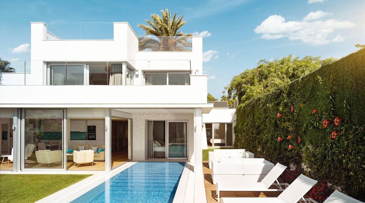 Se vende Villa - Chalet de 5 dormitorios en Costa Del Sol, Málaga, España