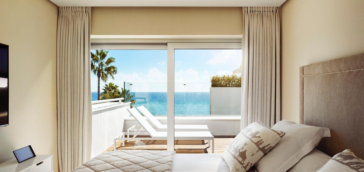 Se vende Villa - Chalet de 5 dormitorios en Costa Del Sol, Málaga, España